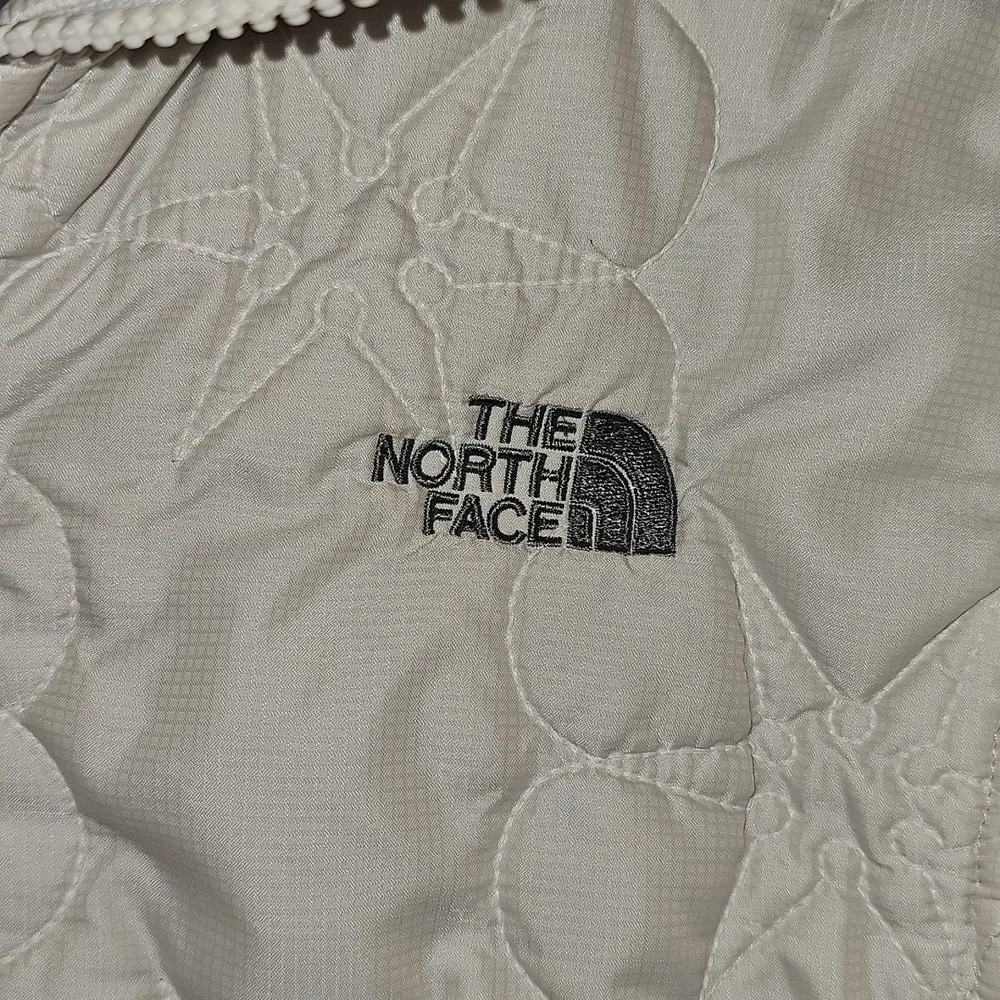 The North Face Women's Quilted White Snowflake Design Jacket